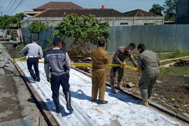 Pemberhentian Kegiatan Pembangunan Jembatan Diatas Saluran Air Yang Tidak Berizin