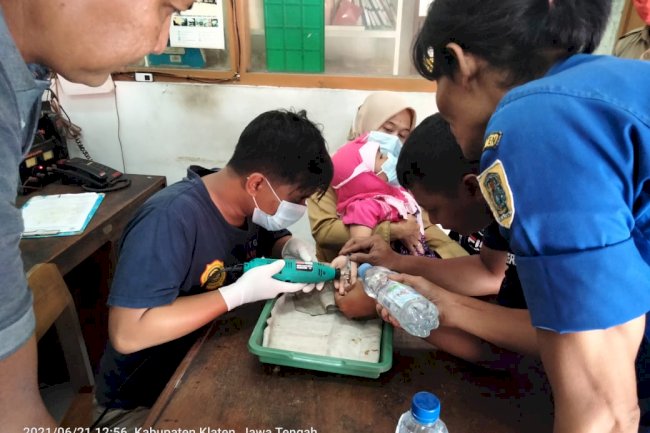 Penangan Pelepasan Cincin Balita Warga Desa Karanganom Klaten Utara