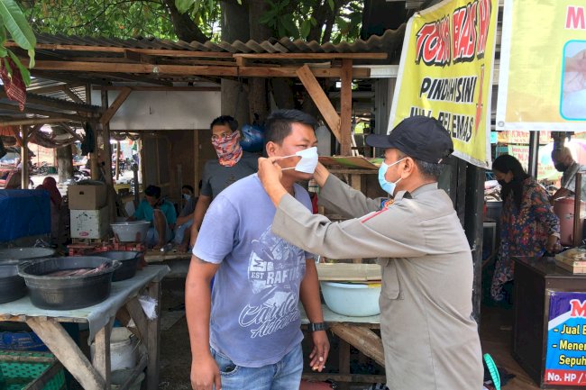 Operasi Yustisi PPKM Level 2 di Pasar Darurat Kota dan Pasar Srago