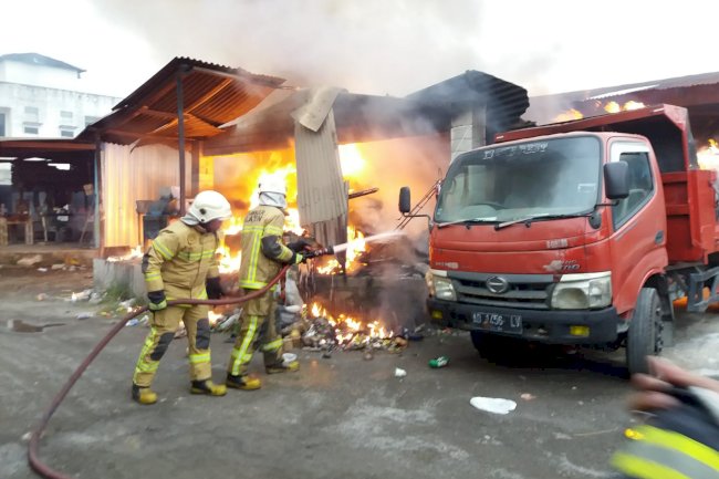 Penanganan Kebakaran Pabrik Percetakan di Jalan Raya Jogja-Solo, Meger Baru, Meger, Ceper