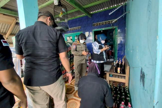 Operasi Pemberantasan Minuman Keras Ilegal di Daerah Perbatasan Klaten - Yogyakarta