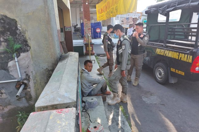 Penanganan Orang Dengan Gangguan Jiwa yang Meresahkan Masyarakat di Jalan Sulawesi