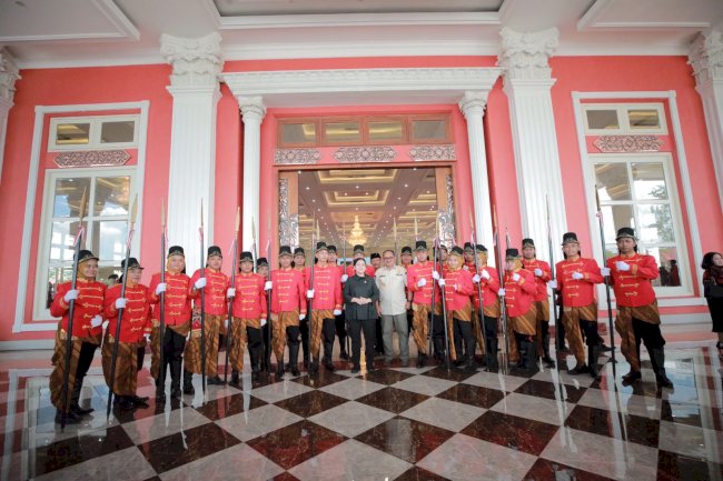 Pasukan Bergodo Untuk Penyambutan Puan Maharani Dalam Acara Peresmian Graha Bung Karno