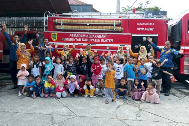 Edukasi  Pemadaman Kebakaran Bersama PAUD Permata Bunda