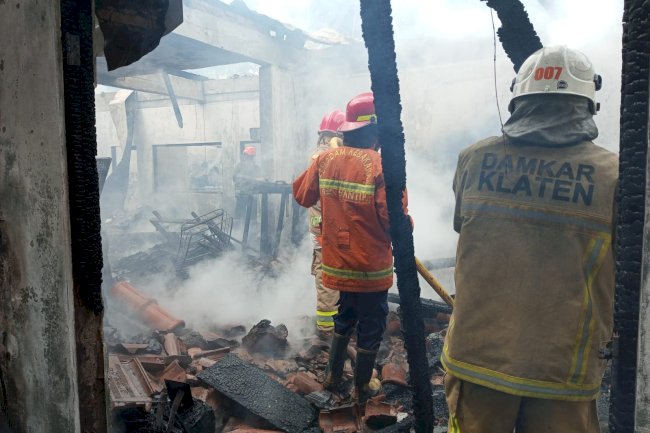 Penanganan Kebakaran Rumah di Desa Taman Martani, Kalasan, Kabupaten Sleman