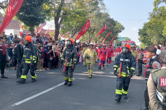 Pertunjukan Karnaval Oleh Damkar Kabupaten Klaten 