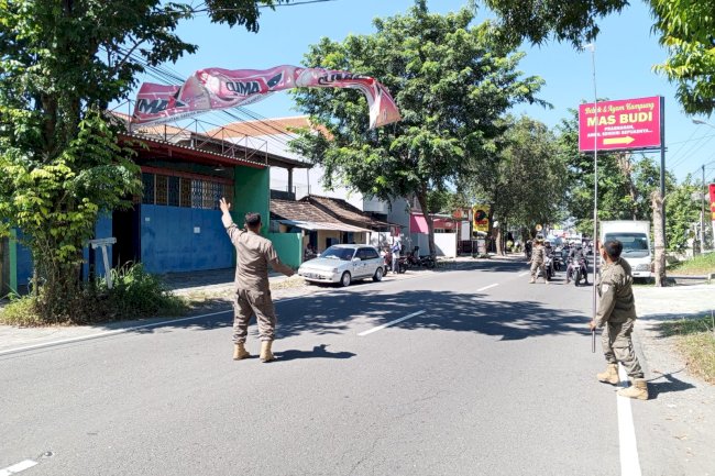 Operasi Penertiban Reklame di Sepanjang Wilayah Kota