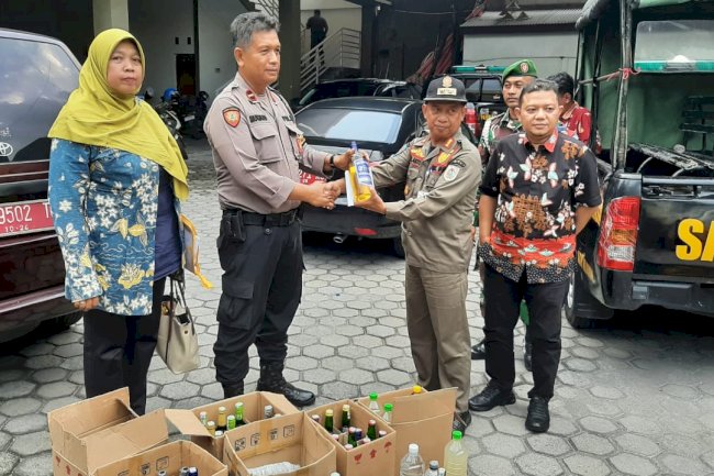 Operasi Gabungan Penertiban Peredaran Outlet Minuman Keras/Minuman Beralkhohol