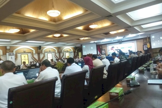 Kasatpol PP Klaten Dampingi Bupati Hadiri Rapat Persiapan Peluncuran Koperasi Merah Putih di Kantor Gubernur Jateng