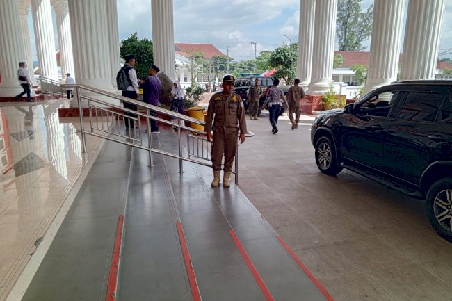 Satpol PP Klaten Lakukan Pengamanan Tasyakuran Jamaah Haji Tahun 2025 di Graha Bung Karno