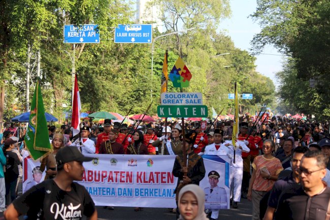 Pasukan Bergodo Satpol PP Klaten Ikuti Solo Raya Great Sale 2025 di Kota Surakarta