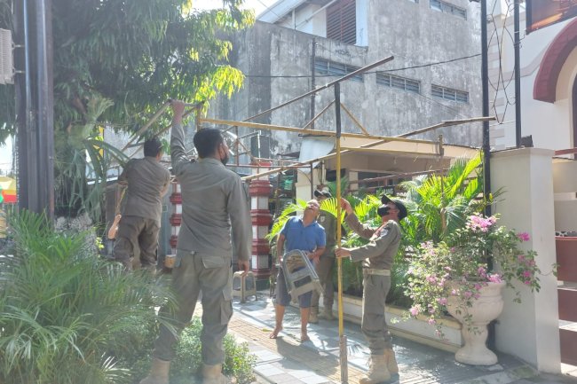 Satpol PP Klaten Lakukan Penertiban PKL dan Reklame di Kawasan Jalan Pemuda dan Jalan Merbabu