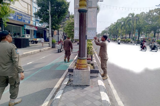 Satpol PP Klaten Laksanakan Penataan PKL dan Penertiban Reklame di Sejumlah Ruas Jalan