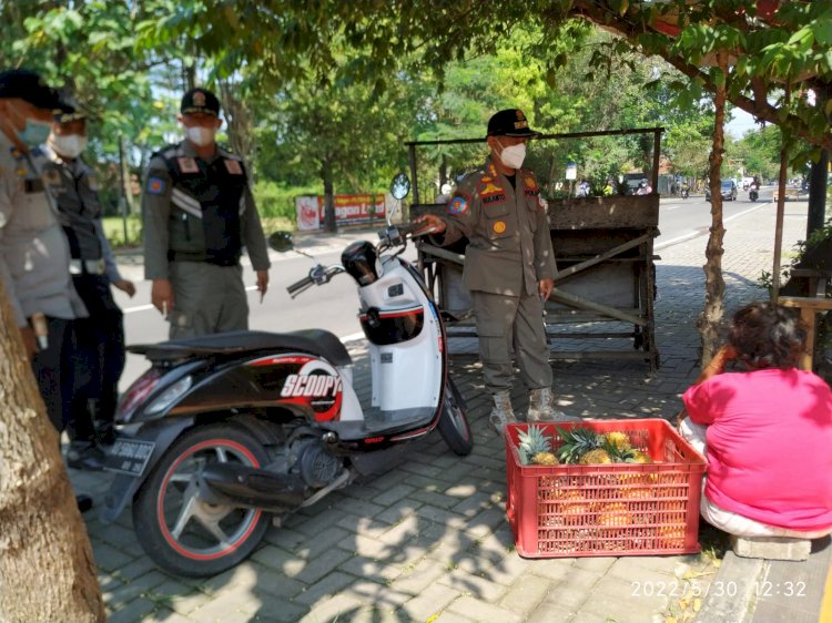 Sosialisasi dan Pembinaan Pedagang Kaki Lima di Sepajang Jalan Mayor Kusmanto - Jalan Rajawali hingga Alun-Alun Klaten