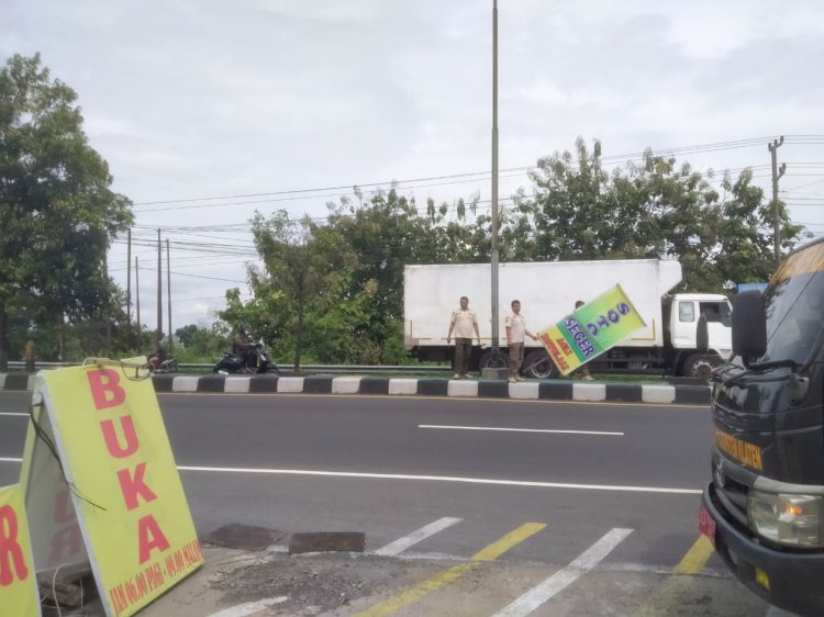 Penertiban Reklame di Sepanjang Jalan Jogja-Solo Kecamatan Klaten Selatan - Jogonalan Prambanan