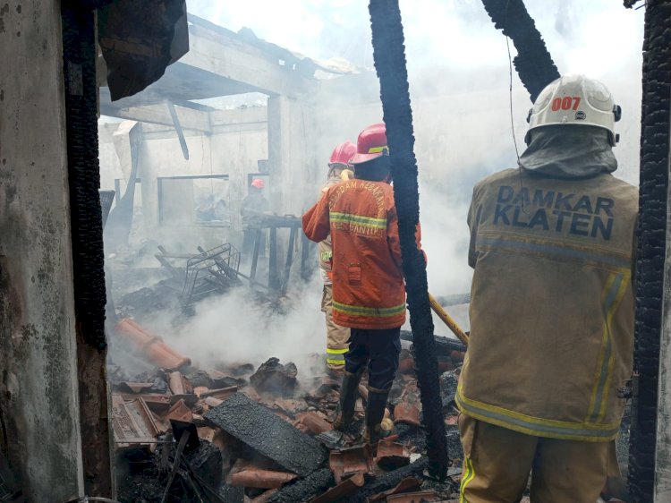 Penanganan Kebakaran Rumah di Desa Taman Martani, Kalasan, Kabupaten Sleman