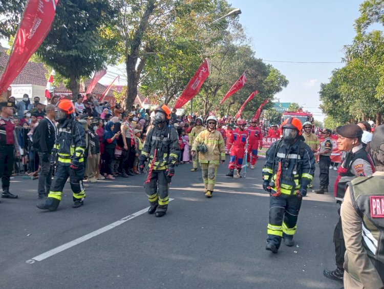 Pertunjukan Karnaval Oleh Damkar Kabupaten Klaten 