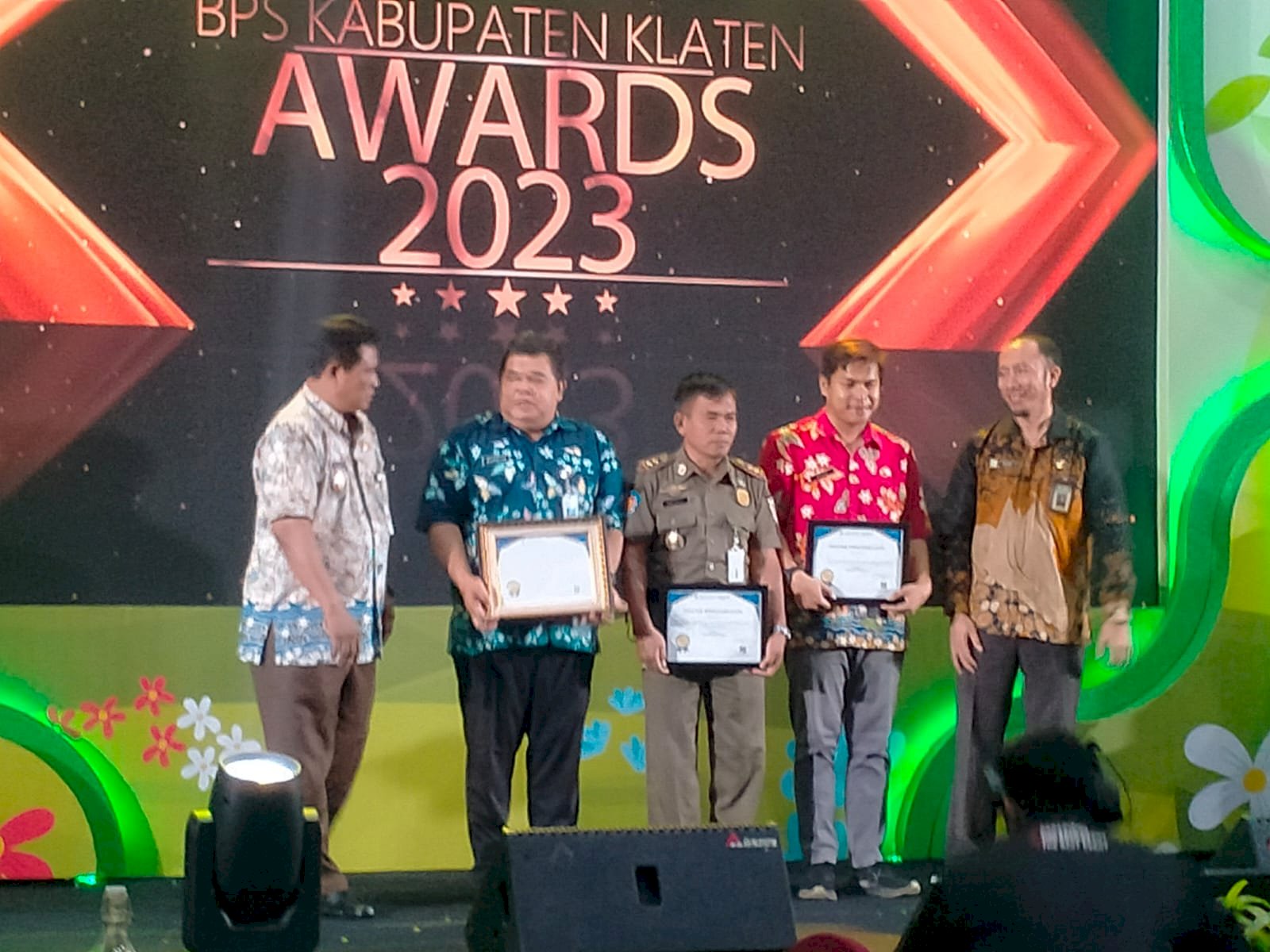 Penerimaan Penghargaan BPS Klaten Award 2023 Sebagai Terbaik ke-2 Pelaporan Metadata