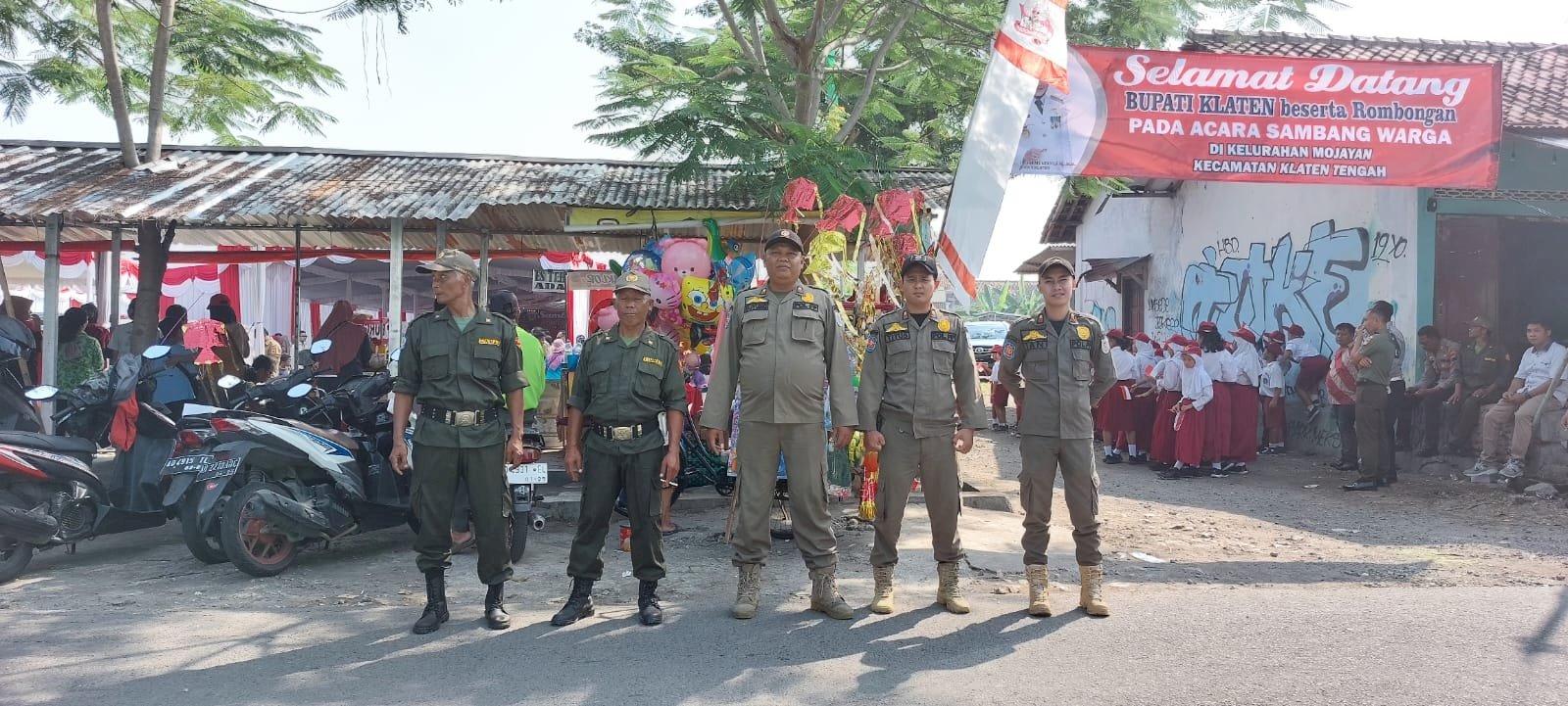 Pengamanan Sambang Warga Bupati Klaten di Desa Mojayan