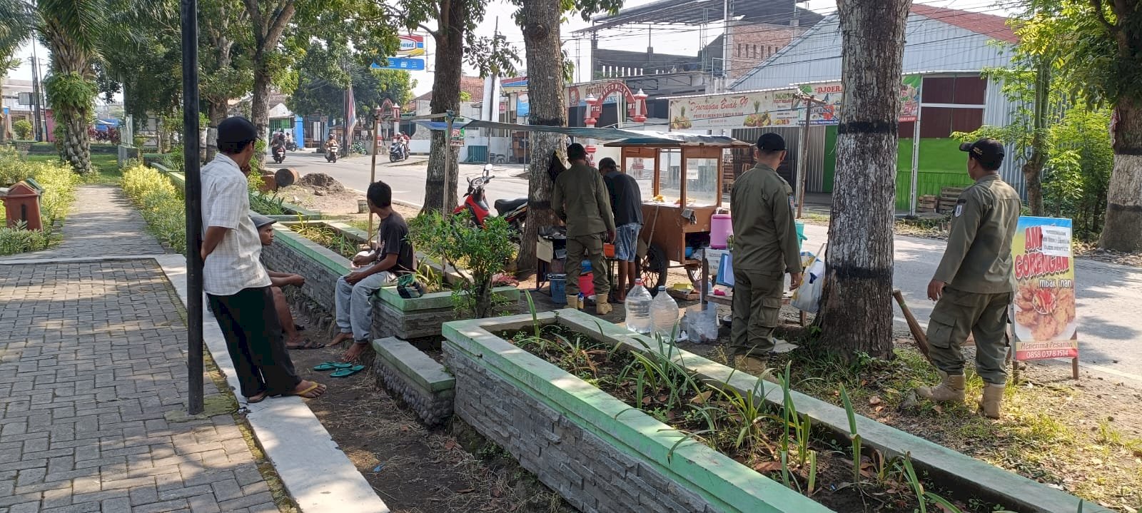 Operasi Penanganan Pedagang Kaki Lima di Area Kota 