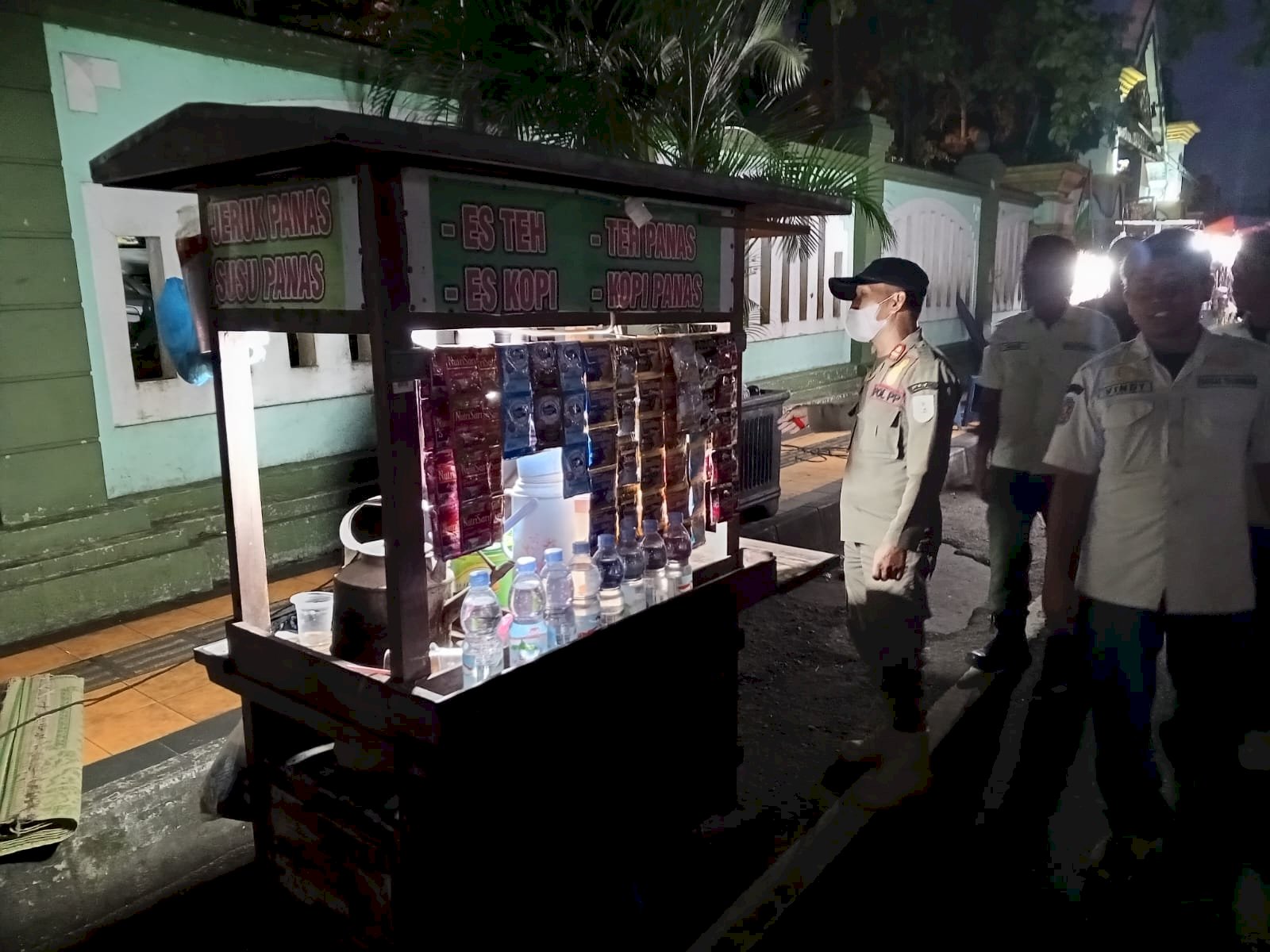Patroli Penertiban PKL Alun-Alun Kota