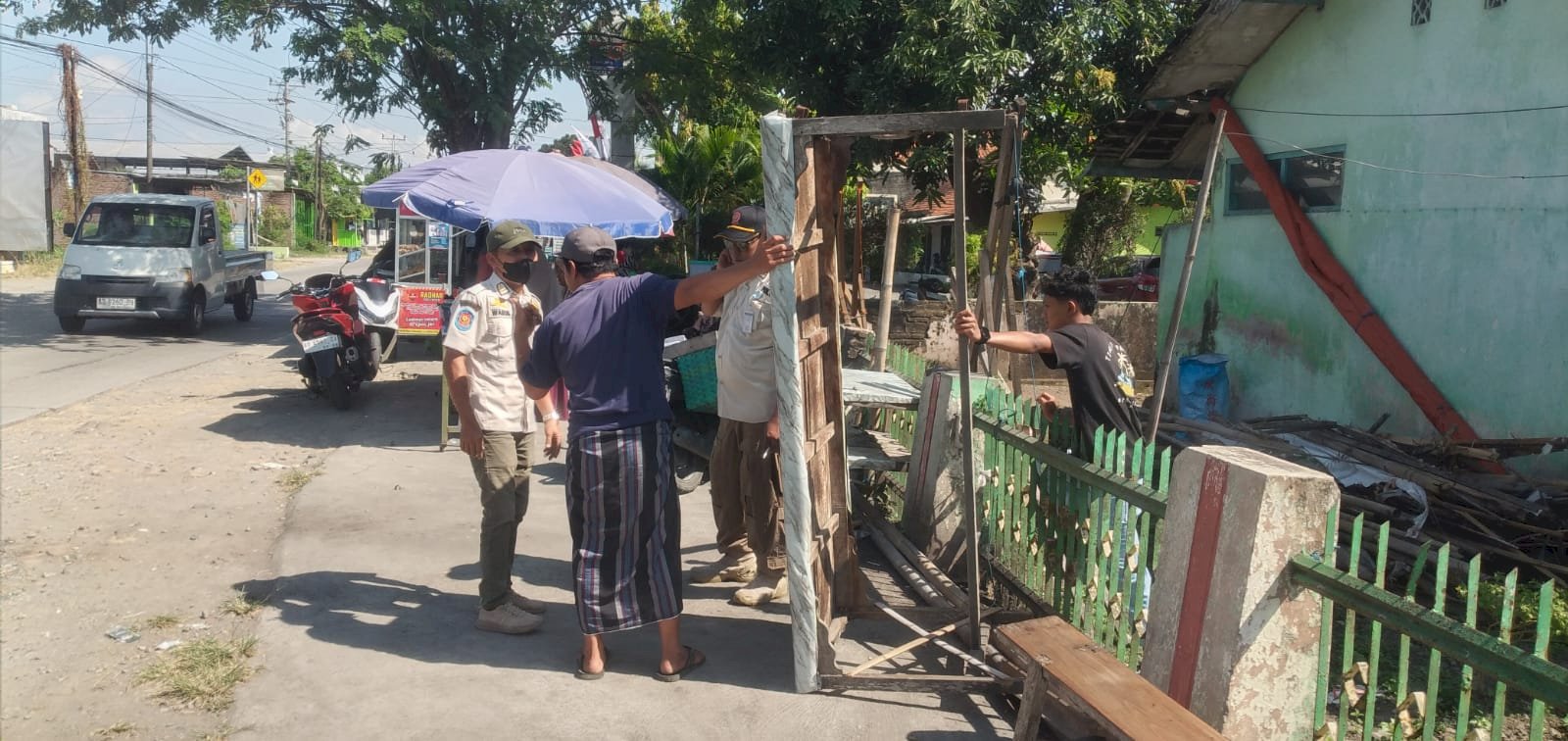 Satpol PP Klaten Lakukan Patroli dan Penertiban Jelang Kunjungan Presiden RI ke Desa Bentangan