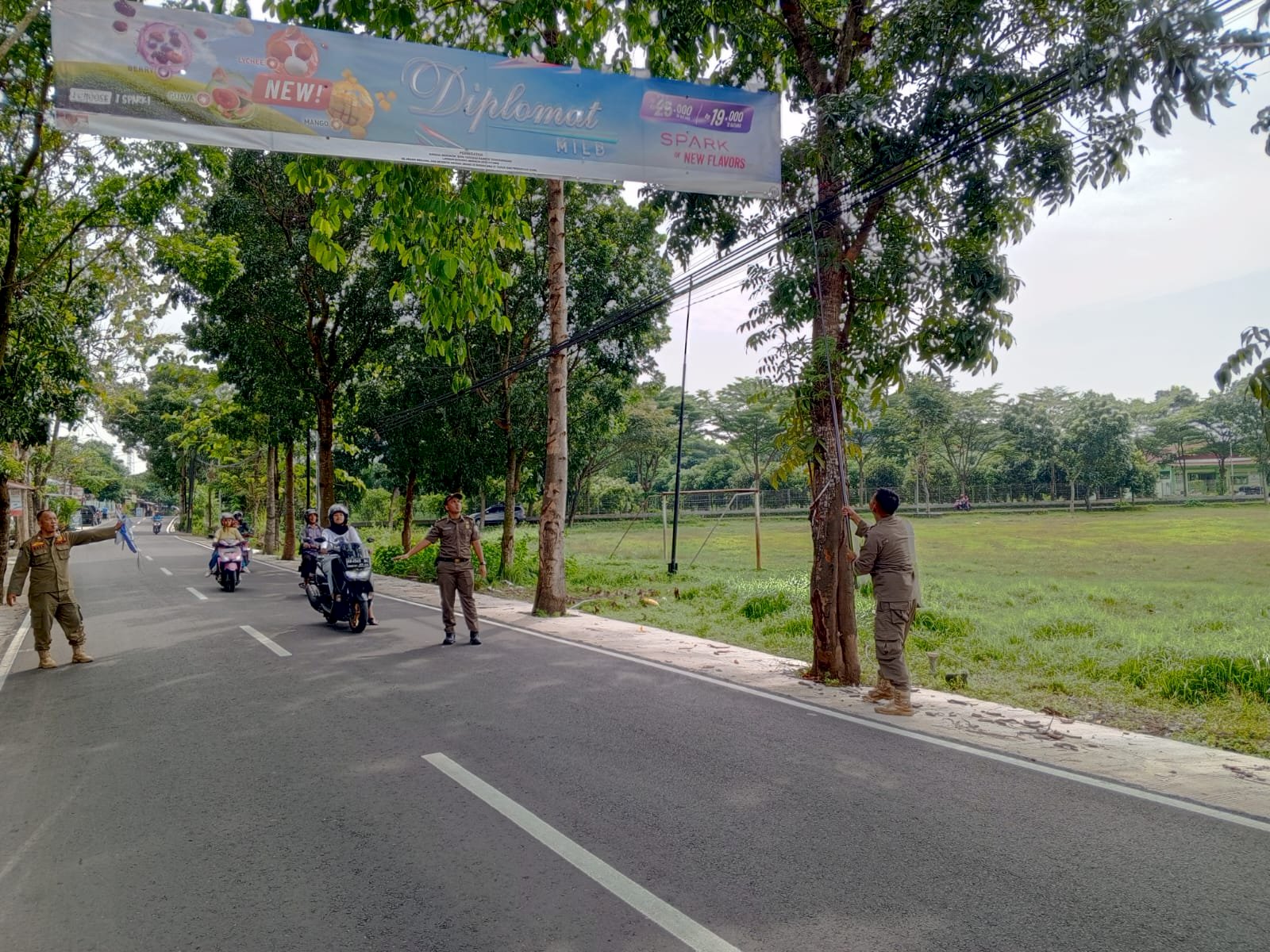 Satpol PP Klaten Gelar Patroli Penertiban Reklame dan PKL di Sejumlah Titik Strategis