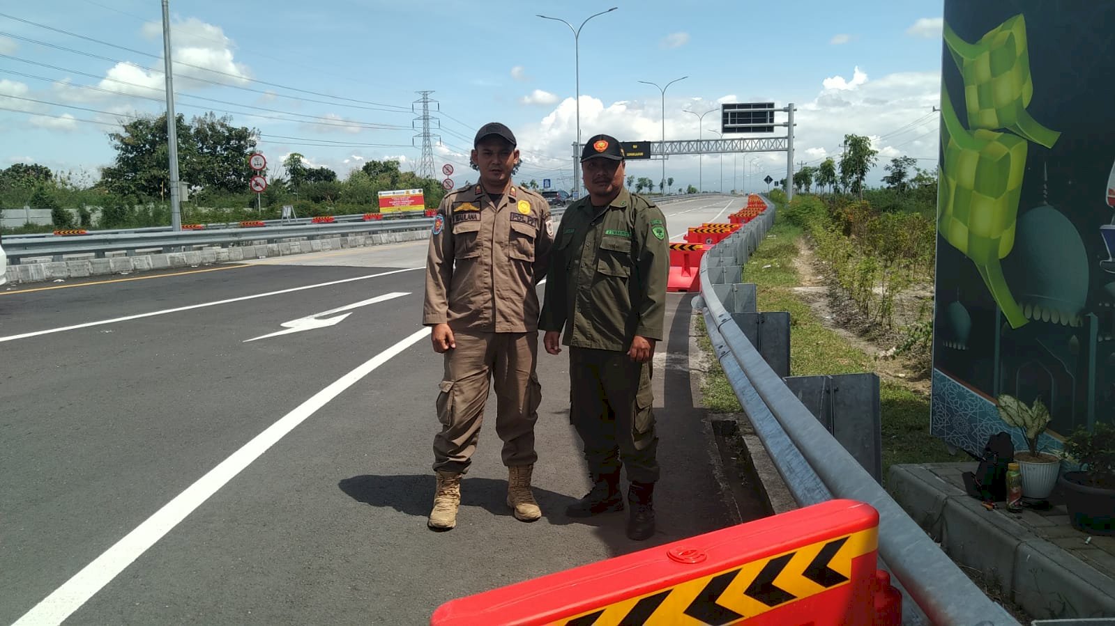 Sinergi Lintas Instansi, Satpol PP Klaten Kawal Pengamanan Arus Balik Lebaran di Exit Tol Ceper