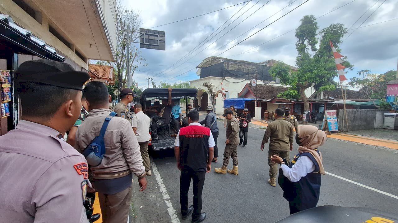 Operasi Gabungan Tertibkan PGOT di Klaten, Delapan Orang Diamankan