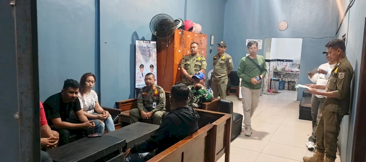 Sidak Gabungan Tertibkan dan Berikan Pembinaan pada Usaha Kafe Karaoke di Klaten Selatan