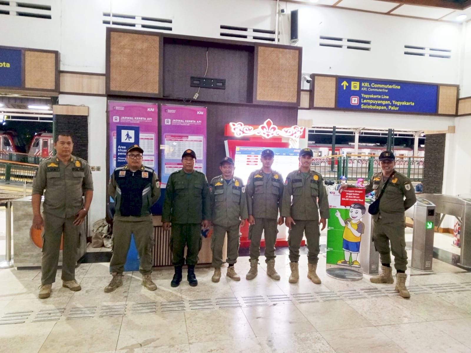 Patroli Idulfitri, Satpol PP Klaten Pantau Arus Pemudik di Terminal dan Stasiun